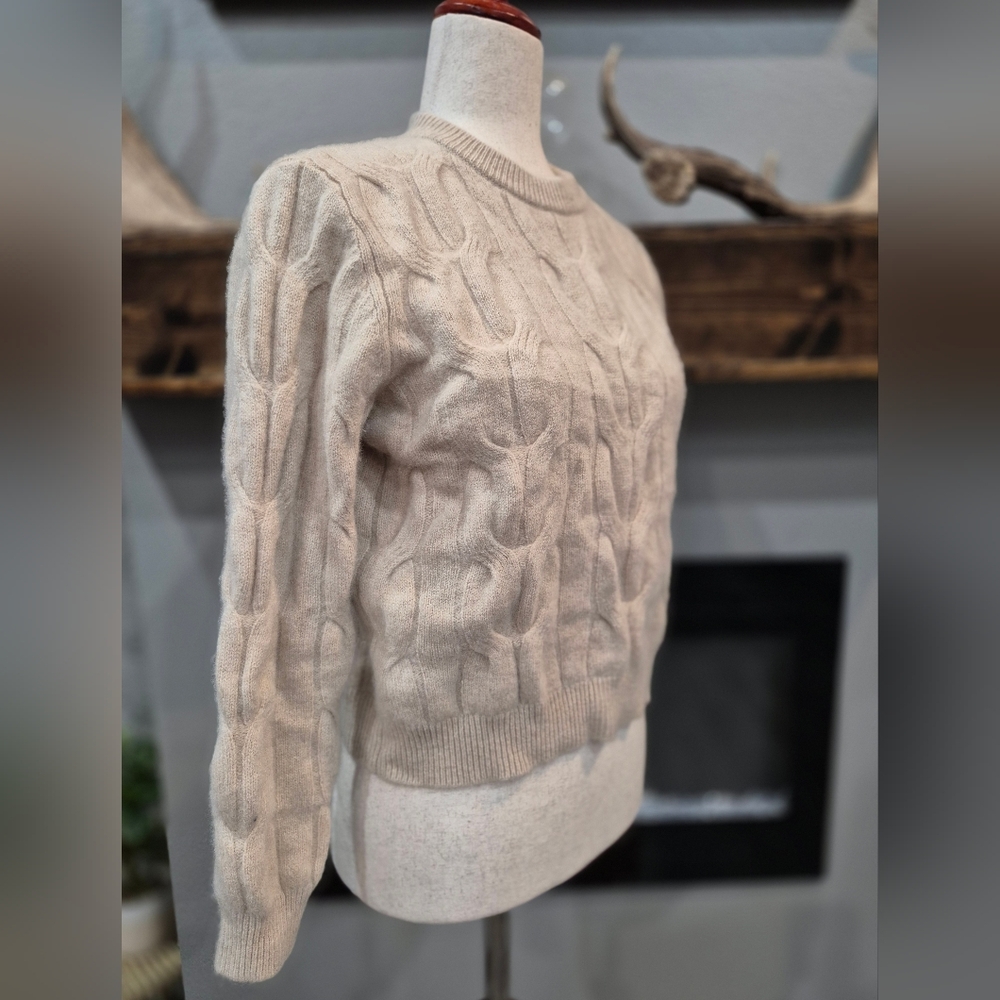 KILTE Cashmere Sweater, Size Small Like New - Picture 4 of 8